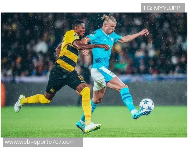 登贝莱荣归故里为家乡埃夫勒捧回金球奖杯引发热烈庆祝 登贝莱荣归故里为家乡埃夫勒捧回金球奖杯引发热烈庆祝