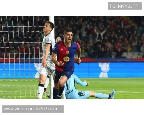 马卡报报道莱万上半场不适巴萨对其坚持比赛表示不满 马卡报报道莱万上半场不适巴萨对其坚持比赛表示不满